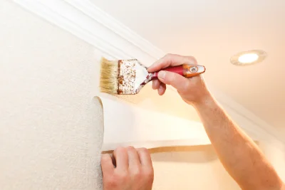 Pose de papier peint à Faye — revêtements muraux et toiles de verre